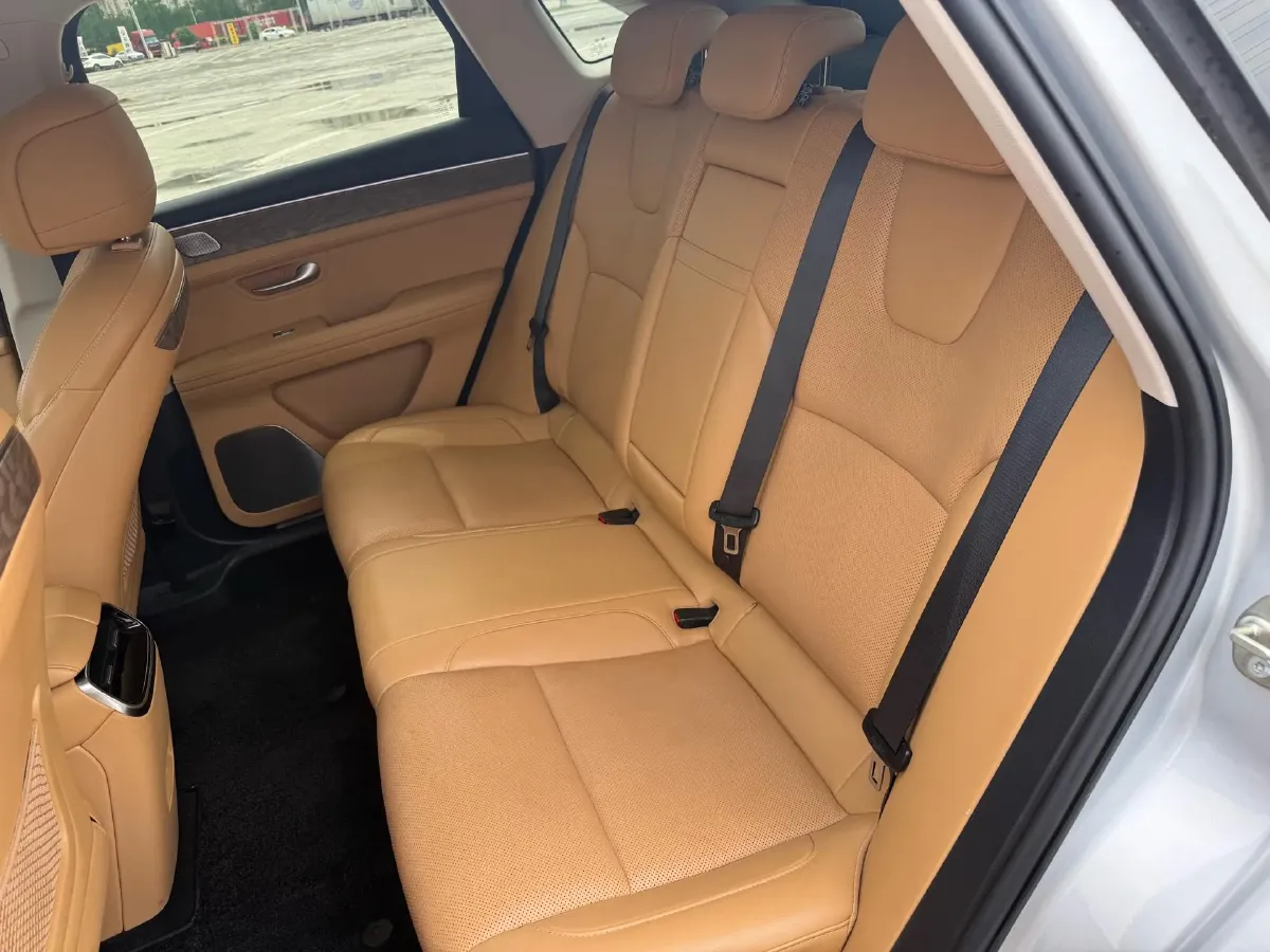 2022 JMC YuHu 7 2.0T 141HP L4 8AT,autocango,china used car exporter,china ev exporter,chinese used car exporter,chinese used ev exporter