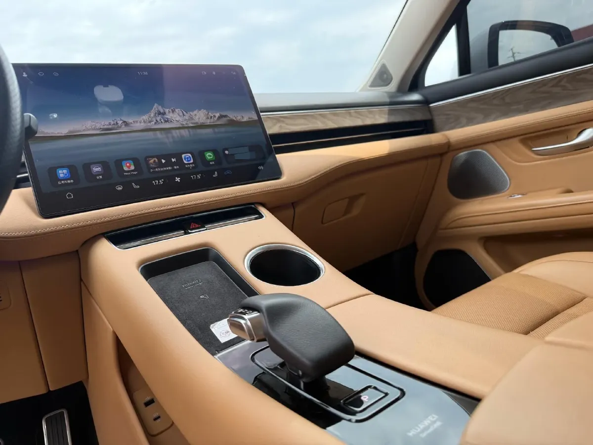 2022 JMC YuHu 7 2.0T 141HP L4 8AT,autocango,china used car exporter,china ev exporter,chinese used car exporter,chinese used ev exporter