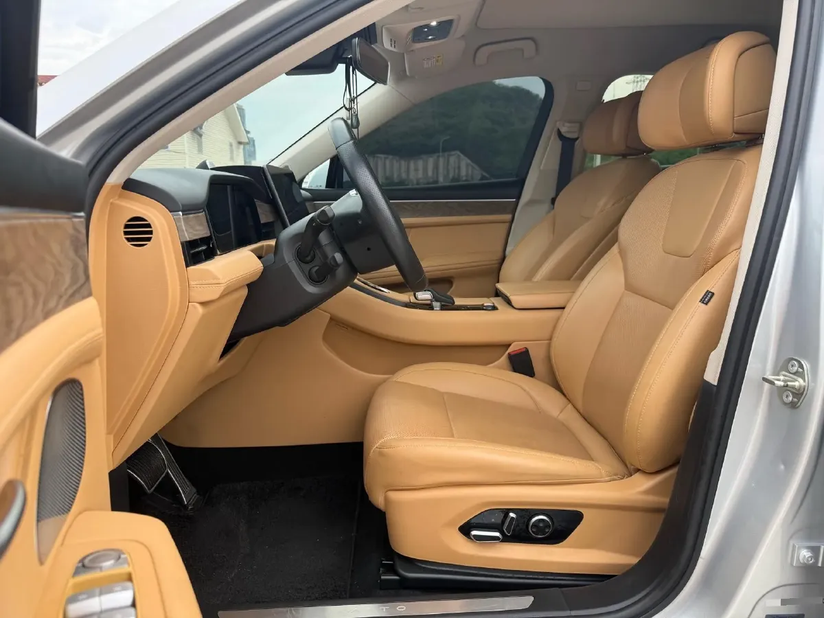 2022 JMC YuHu 7 2.0T 141HP L4 8AT,autocango,china used car exporter,china ev exporter,chinese used car exporter,chinese used ev exporter