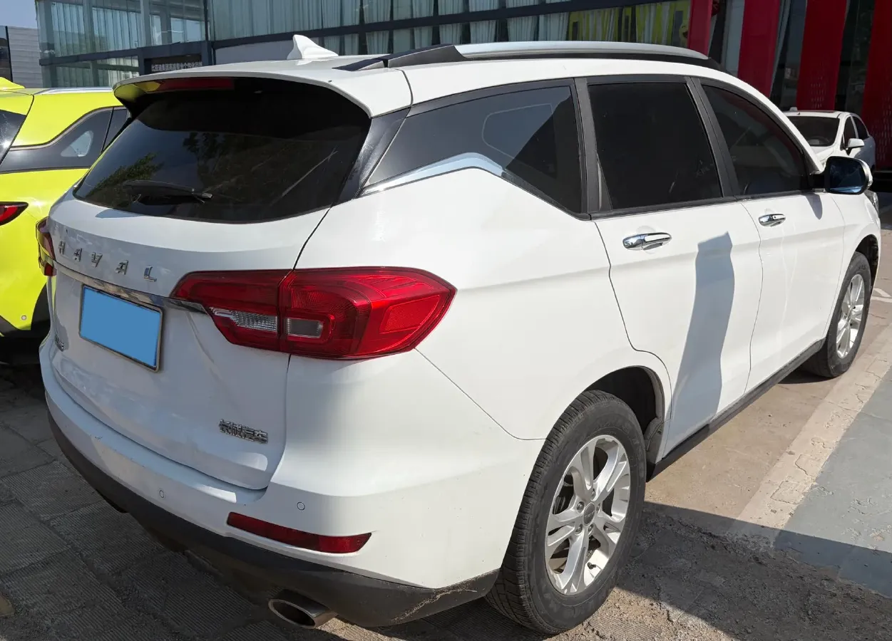 2018 Haval M6 1.5T 150HP L4 6MT,autocango,china used car exporter,china ev exporter,chinese used car exporter,chinese used ev exporter