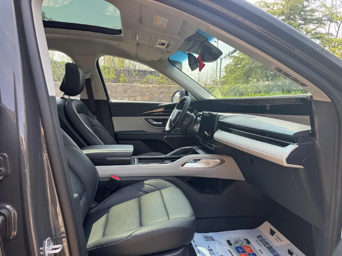 2023 Lincoln Nautilus 2.0T 261HP L4 8AT,autocango,china used car exporter,china ev exporter,chinese used car exporter,chinese used ev exporter