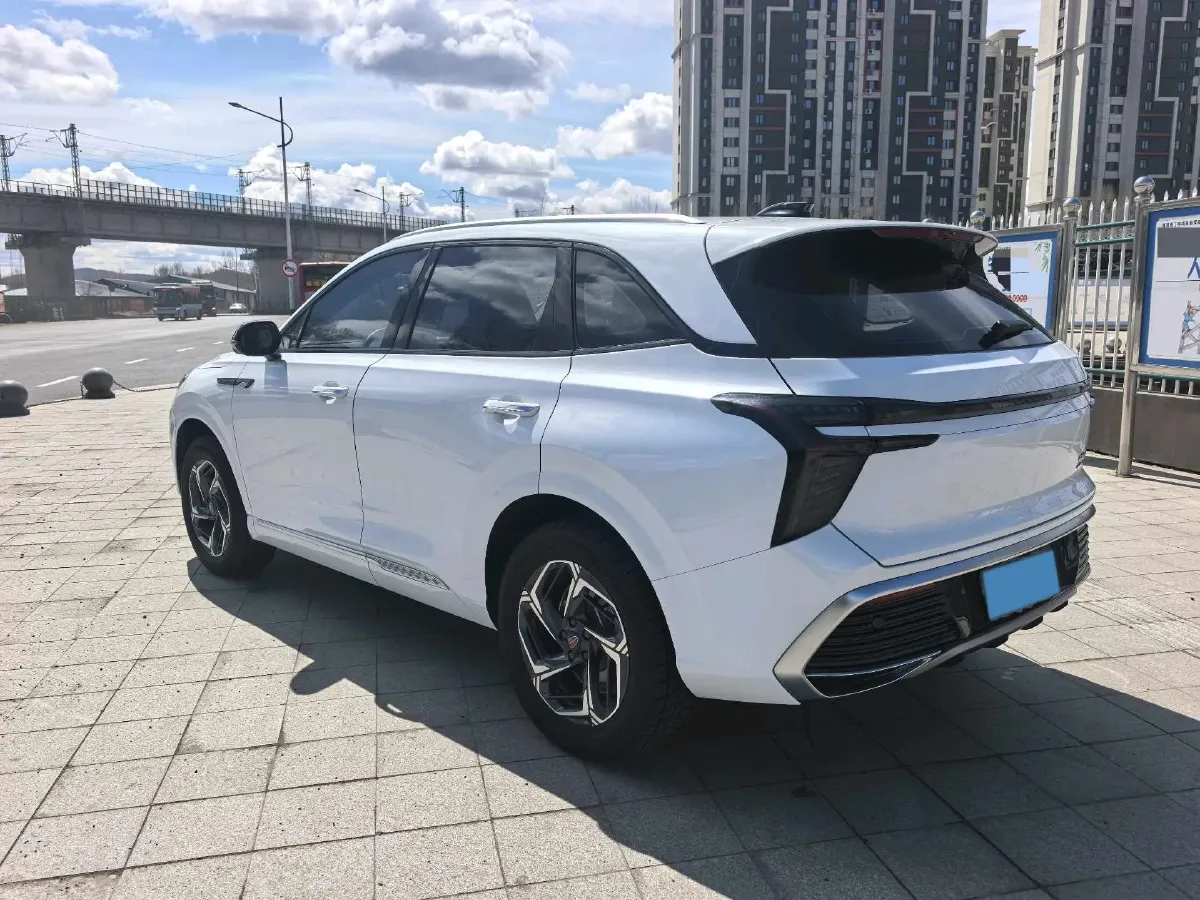 2023 HongQi HS3 1.5T 169HP L4 7DCT,autocango,china used car exporter,china ev exporter,chinese used car exporter,chinese used ev exporter