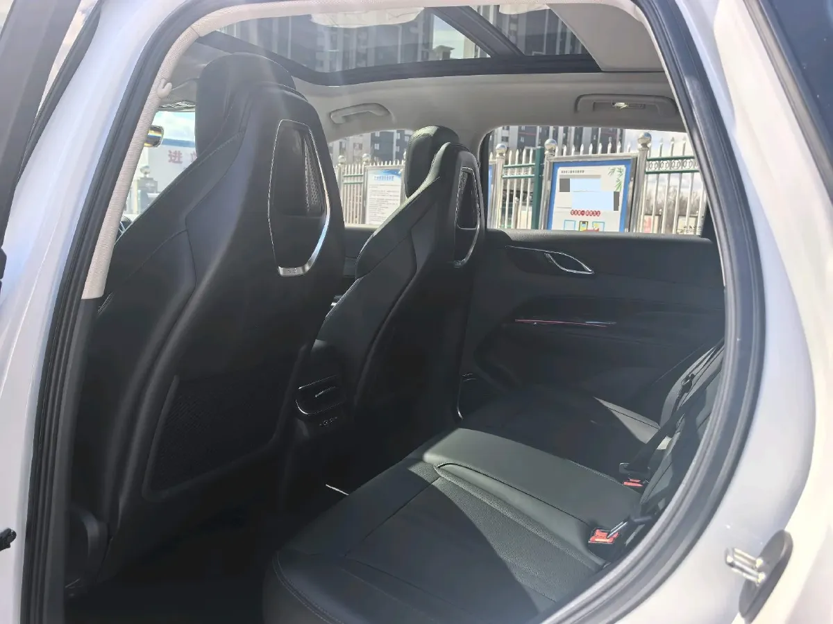 2023 HongQi HS3 1.5T 169HP L4 7DCT,autocango,china used car exporter,china ev exporter,chinese used car exporter,chinese used ev exporter