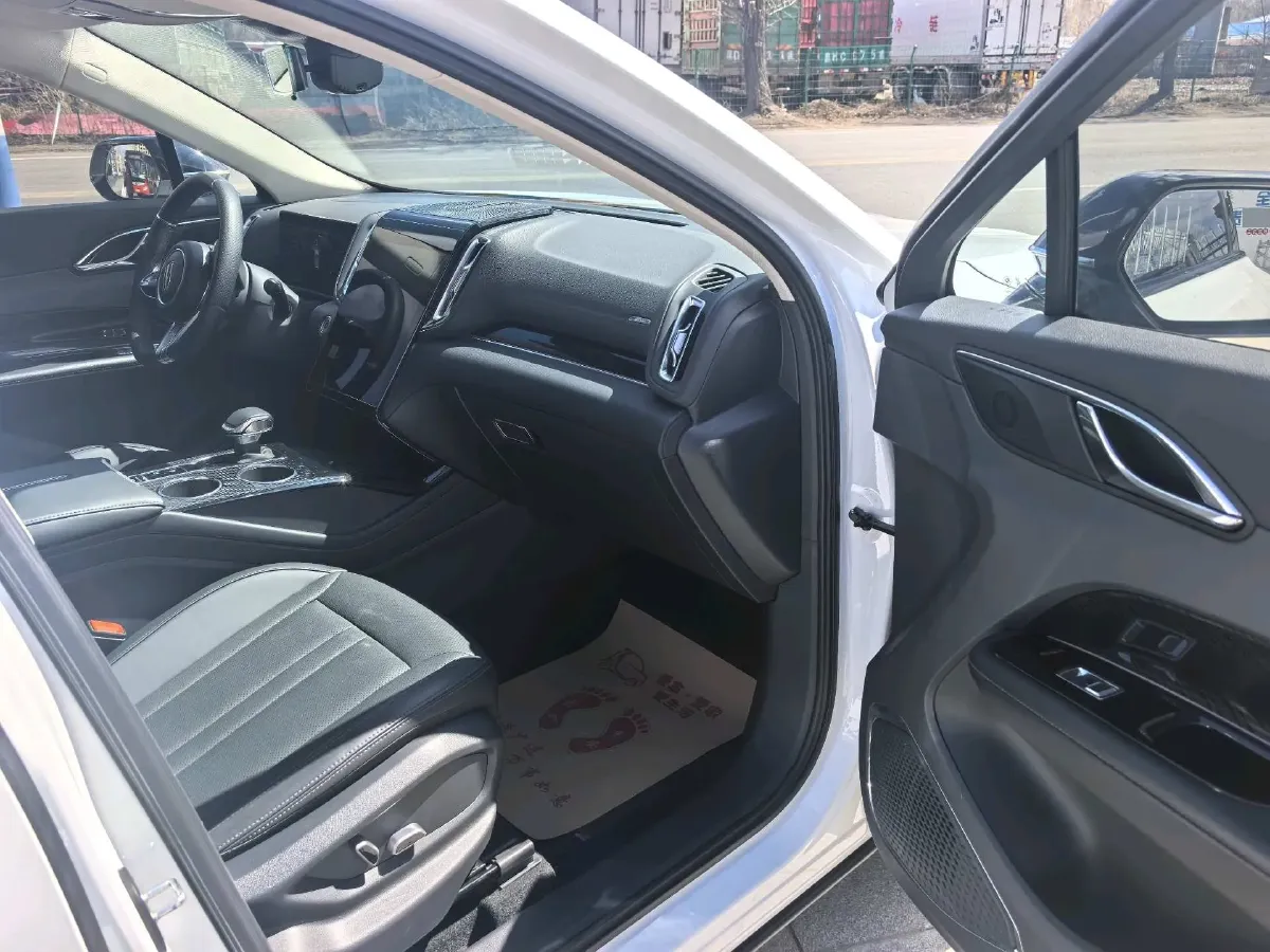 2023 HongQi HS3 1.5T 169HP L4 7DCT,autocango,china used car exporter,china ev exporter,chinese used car exporter,chinese used ev exporter