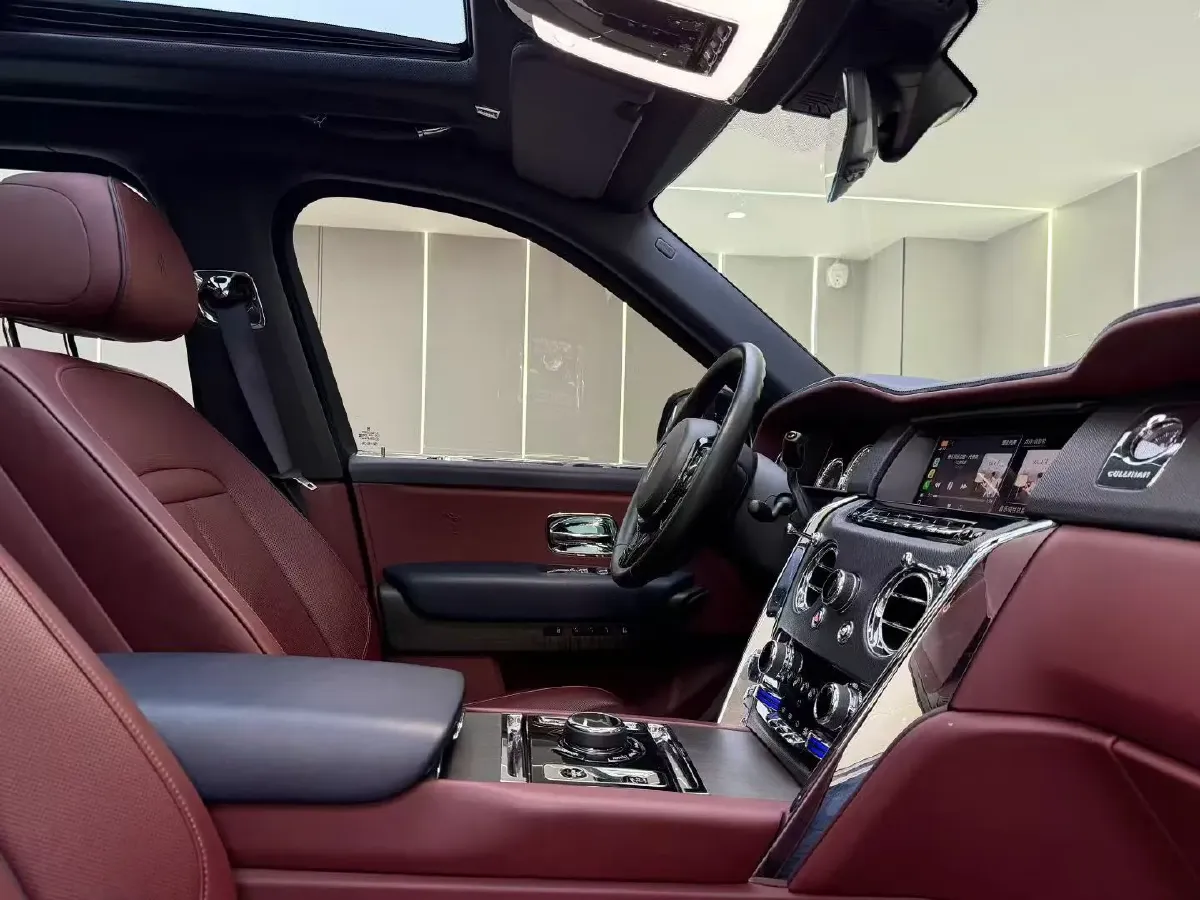 2018 Rolls-Royce Cullinan 6.7T 571HP V12 8AT,autocango,china used car exporter,china ev exporter,chinese used car exporter,chinese used ev exporter