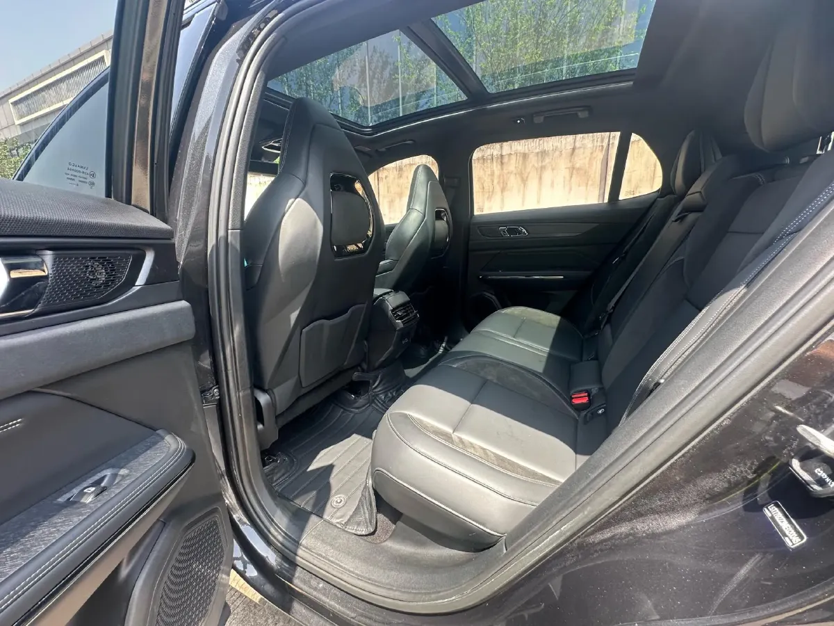 2022 HongQi H5 1.8T 197HP L4 6AT,autocango,china used car exporter,china ev exporter,chinese used car exporter,chinese used ev exporter