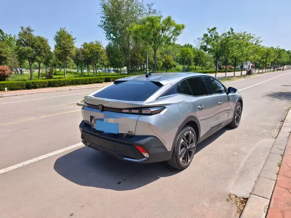 2023 Peugeot 408X 1.6T 175HP L4 8AT,autocango,china used car exporter,china ev exporter,chinese used car exporter,chinese used ev exporter