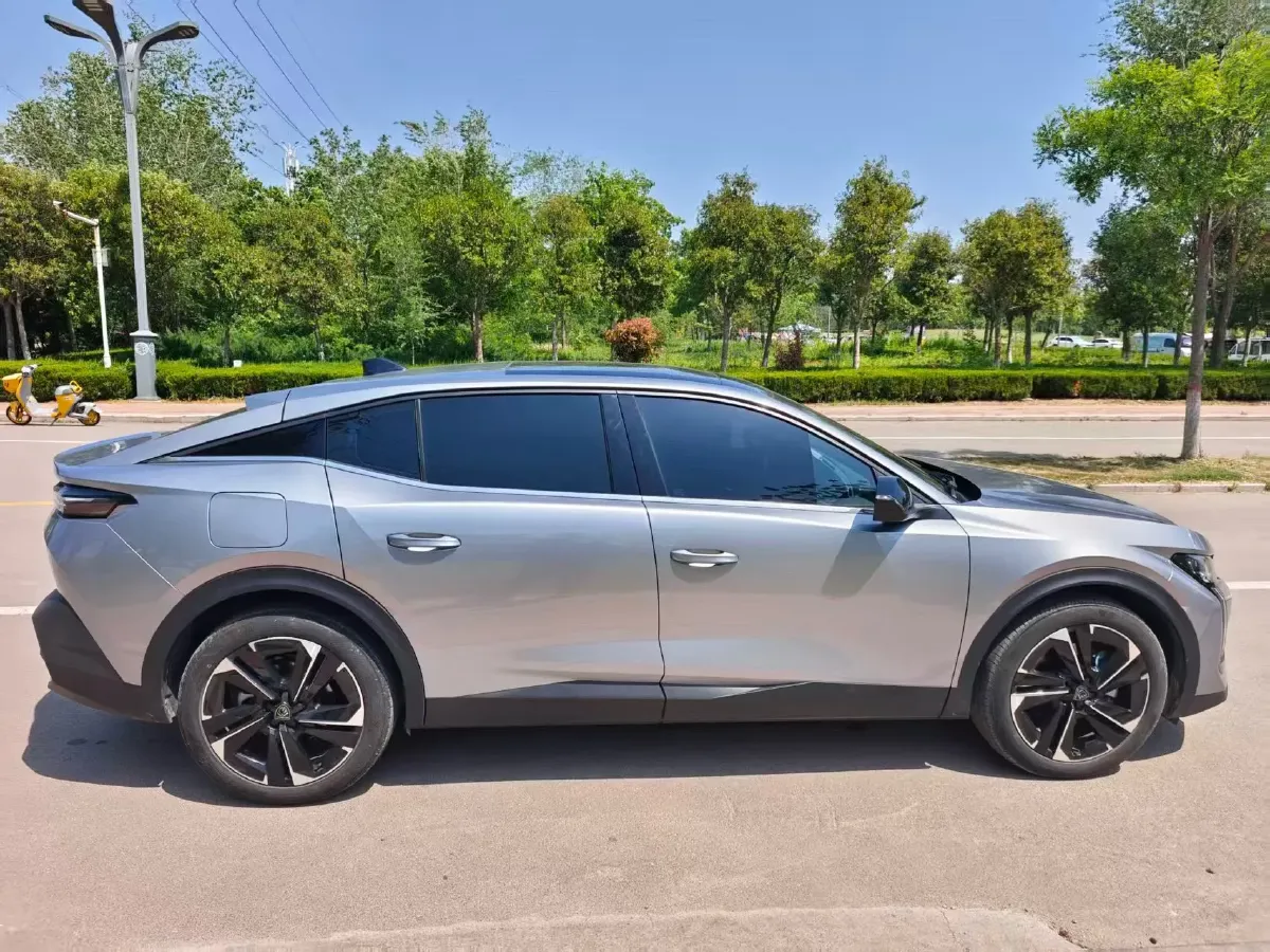 2023 Peugeot 408X 1.6T 175HP L4 8AT,autocango,china used car exporter,china ev exporter,chinese used car exporter,chinese used ev exporter