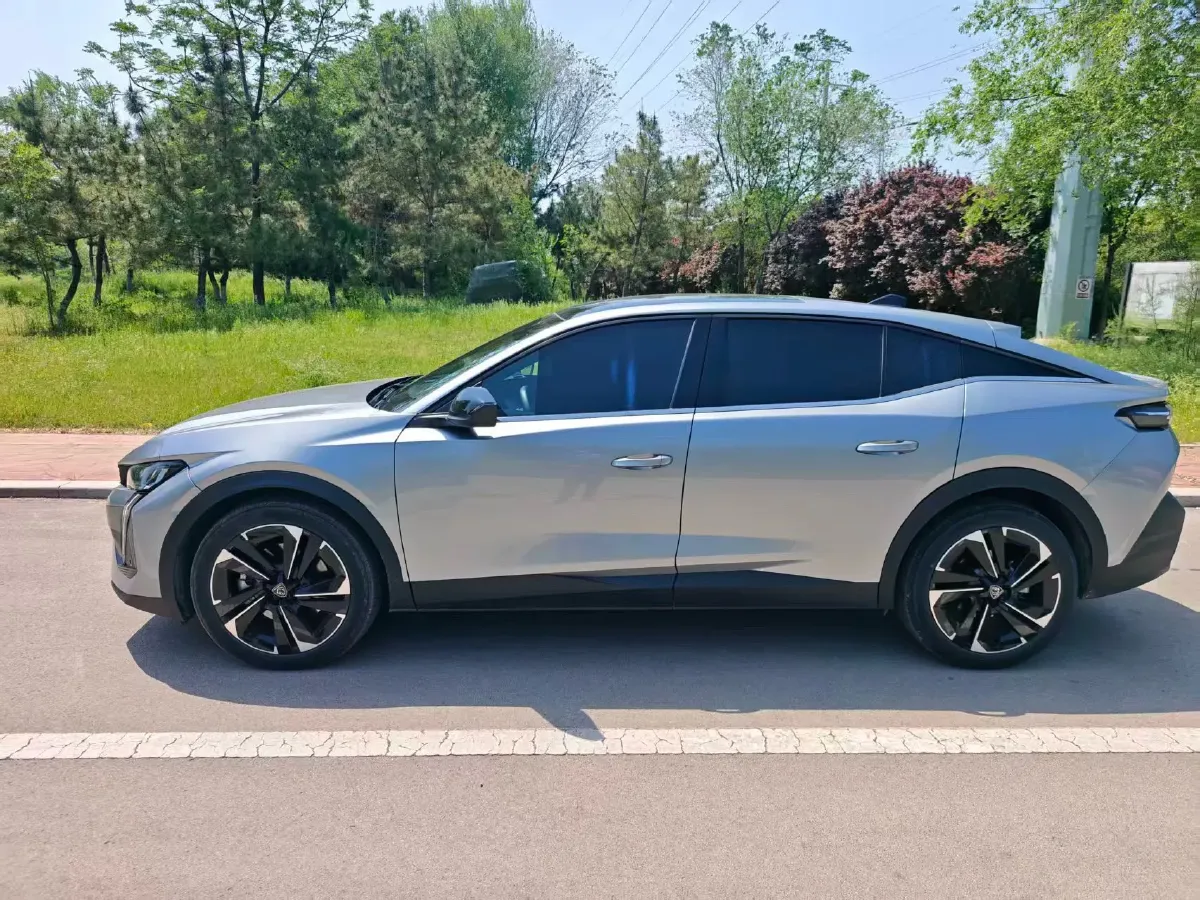 2023 Peugeot 408X 1.6T 175HP L4 8AT,autocango,china used car exporter,china ev exporter,chinese used car exporter,chinese used ev exporter