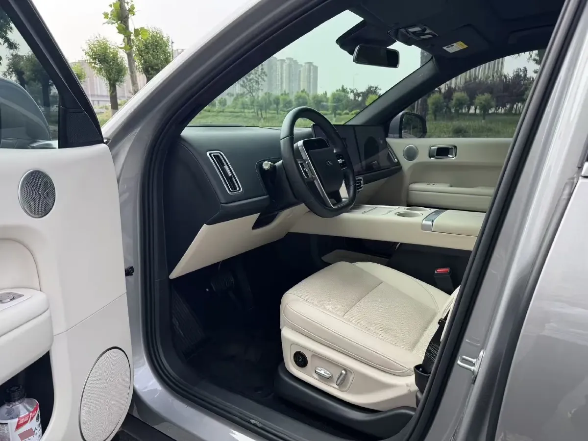 2024 Li L6 Range Extended 154HP L4 REEV 36.8KWH,autocango,china used car exporter,china ev exporter,chinese used car exporter,chinese used ev exporter