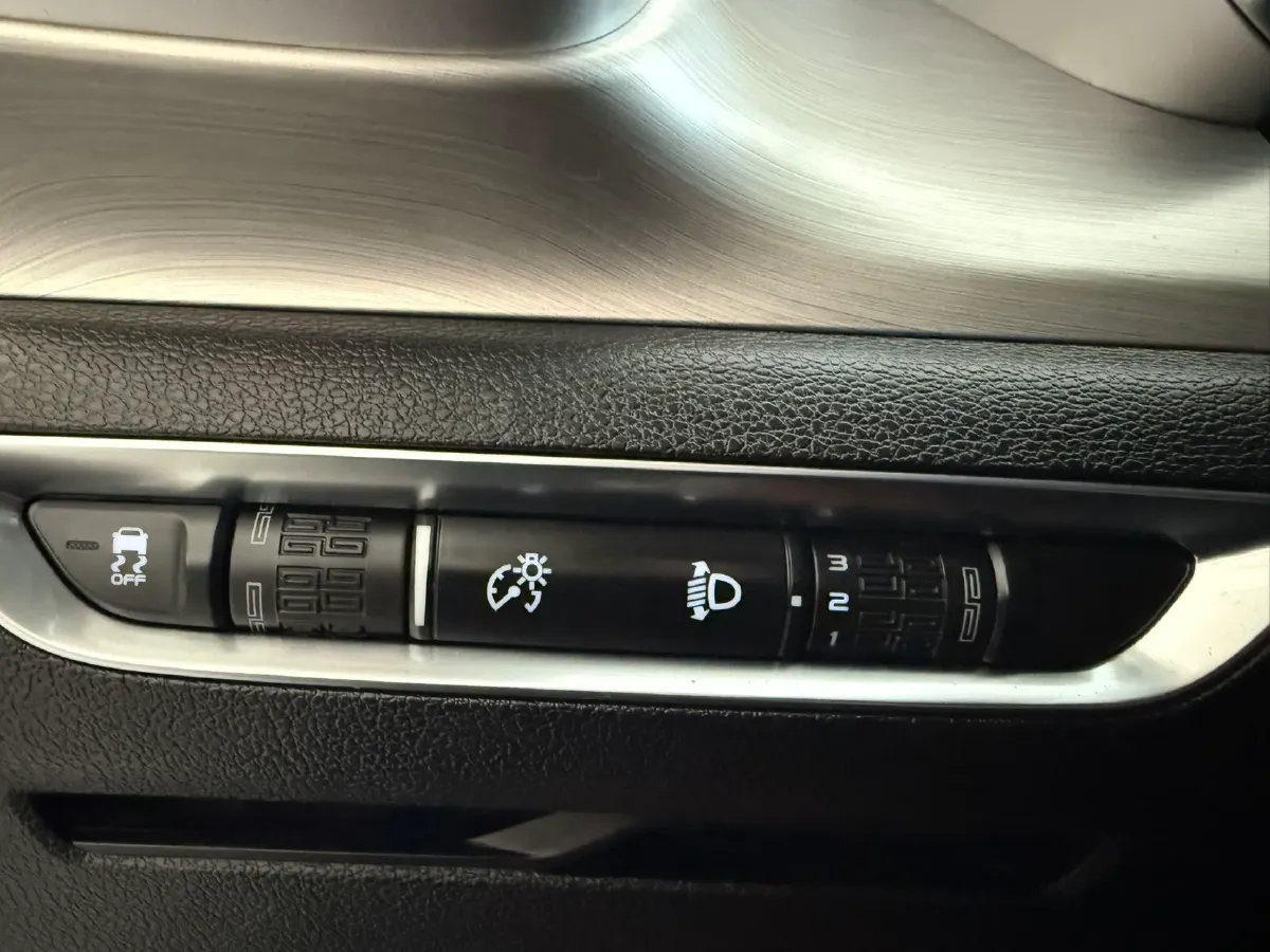 2021 Geely Coolray 1.4T 141HP L4 6DCT,autocango,china used car exporter,china ev exporter,chinese used car exporter,chinese used ev exporter