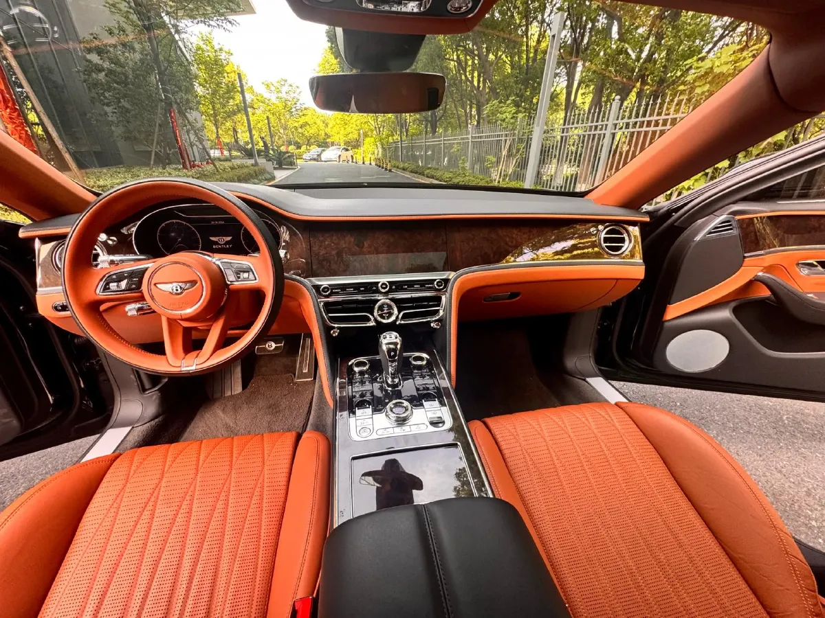 2021 Bentley Flying Spur 4.0T 550HP V8 8DCT,autocango,china used car exporter,china ev exporter,chinese used car exporter,chinese used ev exporter