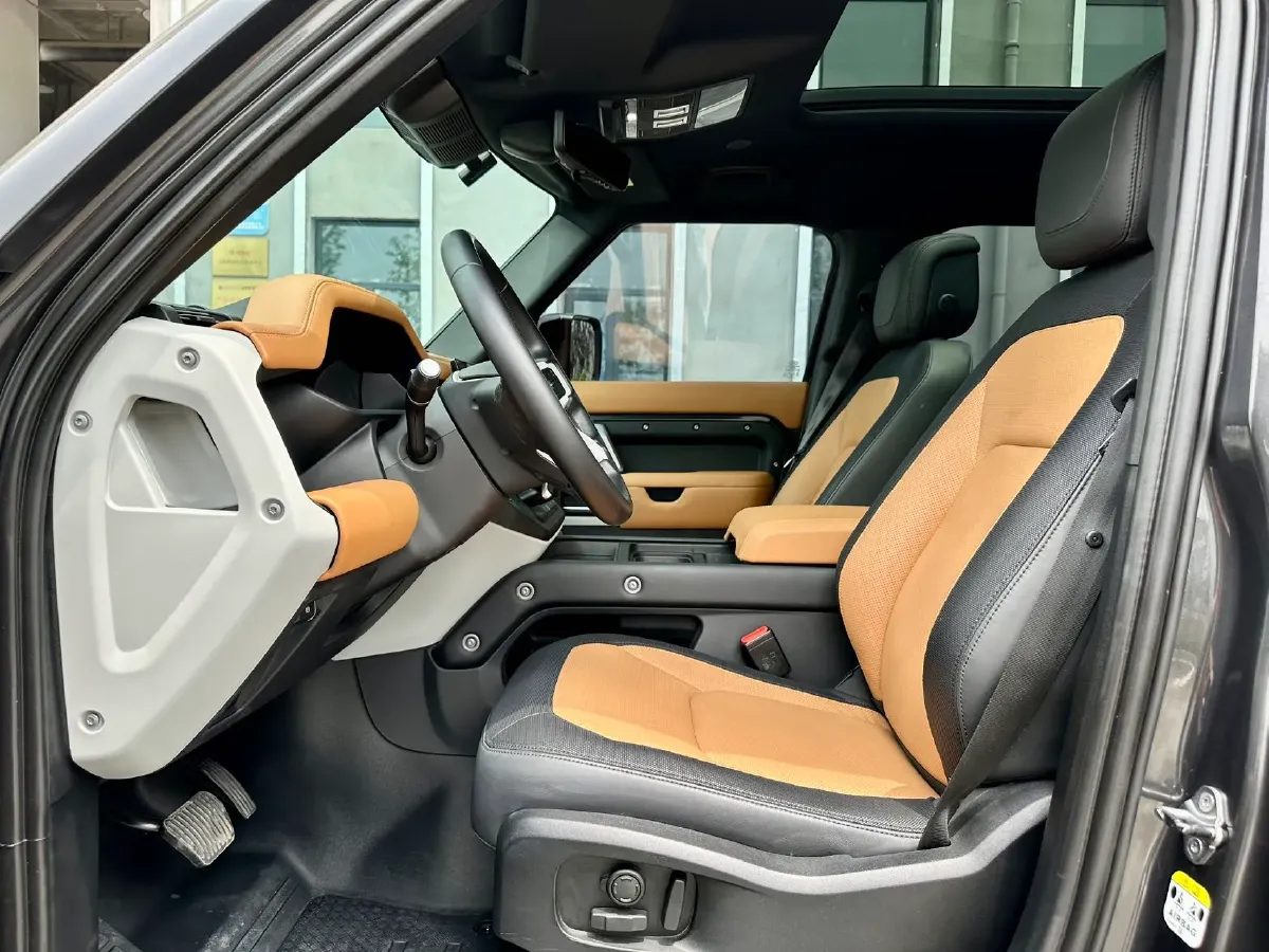 2023 Land Rover Defender 3.0T 400HP L6 8AT,autocango,china used car exporter,china ev exporter,chinese used car exporter,chinese used ev exporter