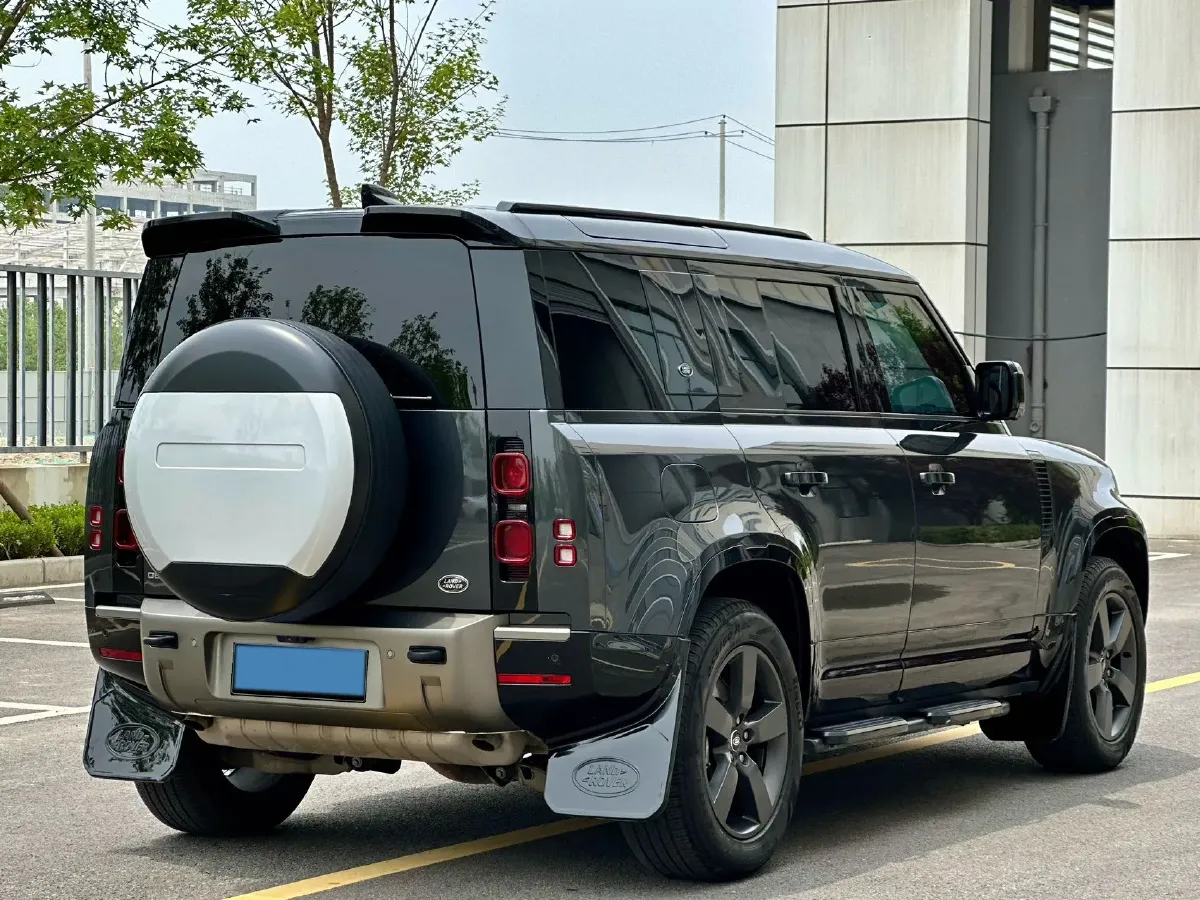 2023 Land Rover Defender 3.0T 400HP L6 8AT,autocango,china used car exporter,china ev exporter,chinese used car exporter,chinese used ev exporter