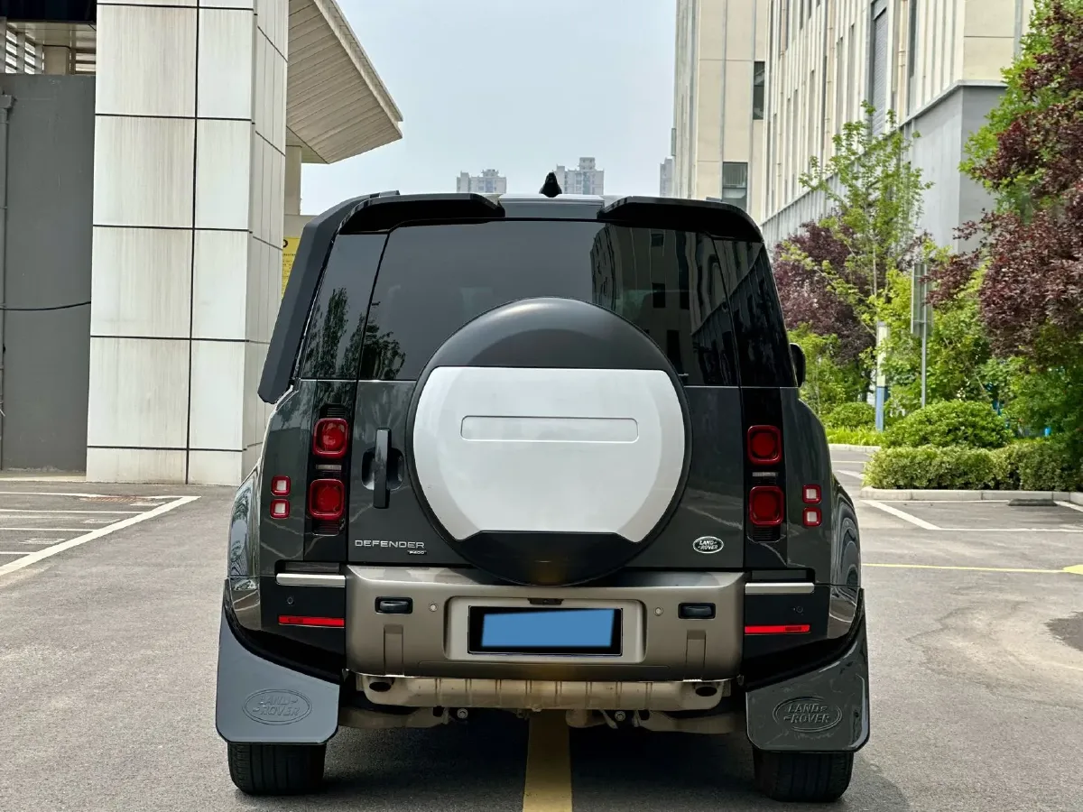 2023 Land Rover Defender 3.0T 400HP L6 8AT,autocango,china used car exporter,china ev exporter,chinese used car exporter,chinese used ev exporter
