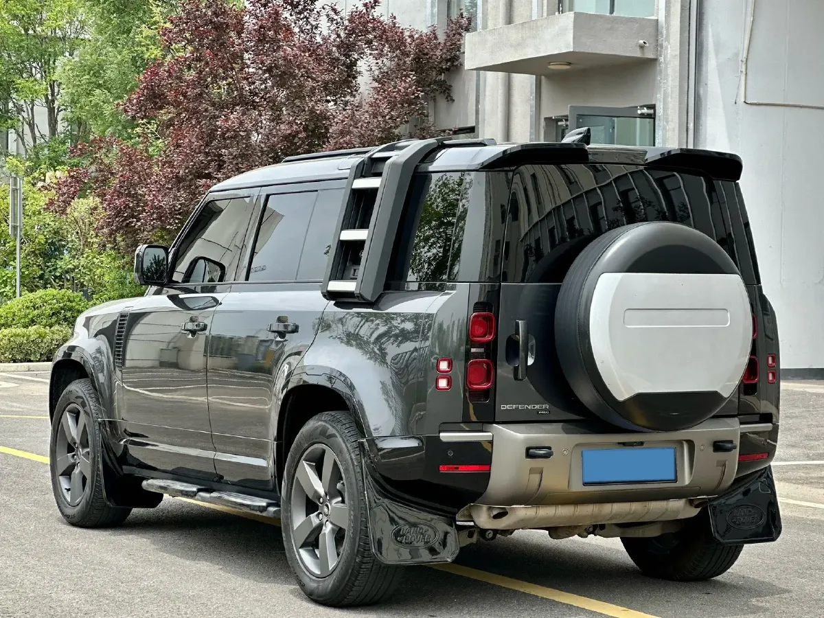 2023 Land Rover Defender 3.0T 400HP L6 8AT,autocango,china used car exporter,china ev exporter,chinese used car exporter,chinese used ev exporter