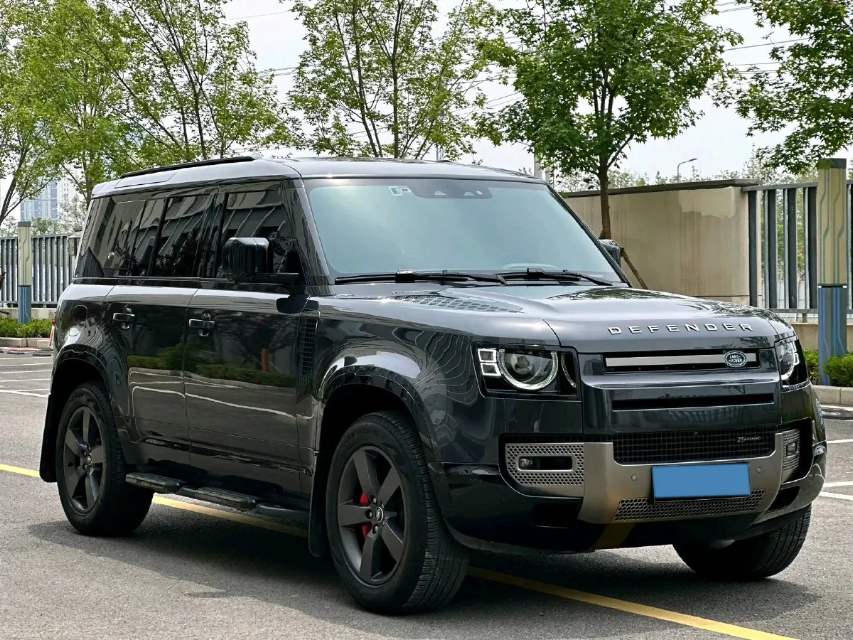 2023 Land Rover Defender 3.0T 400HP L6 8AT,autocango,china used car exporter,china ev exporter,chinese used car exporter,chinese used ev exporter