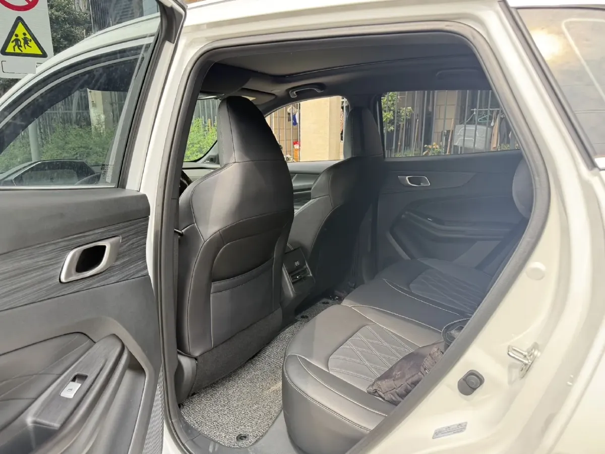 2025 ChangAn CS55PLUS PHEV 1.5L 98HP L4 E-CVT PHEV,autocango,china used car exporter,china ev exporter,chinese used car exporter,chinese used ev exporter