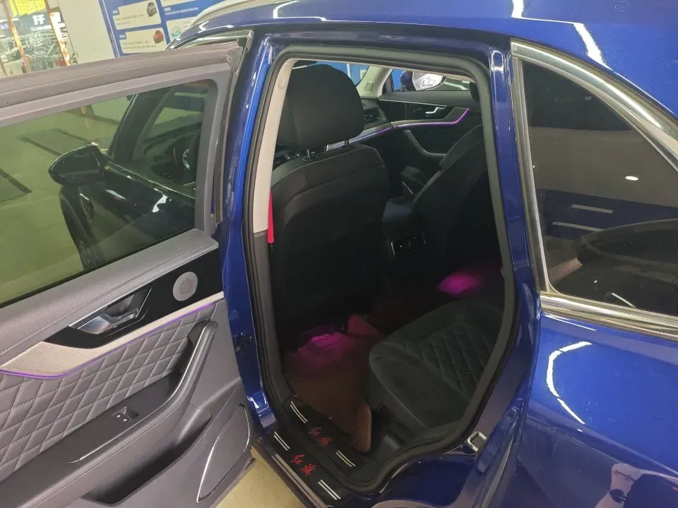 2022 HongQi HS5 2.0T 224HP L4 6AT,autocango,china used car exporter,china ev exporter,chinese used car exporter,chinese used ev exporter