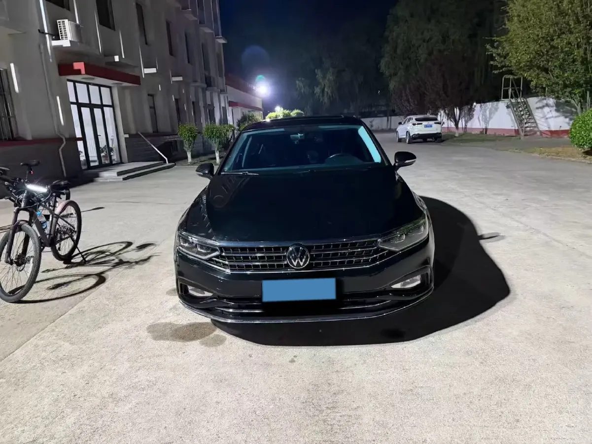 2020 Volkswagen Magotan 2.0T 186HP L4 7DCT,autocango,china used car exporter,china ev exporter,chinese used car exporter,chinese used ev exporter