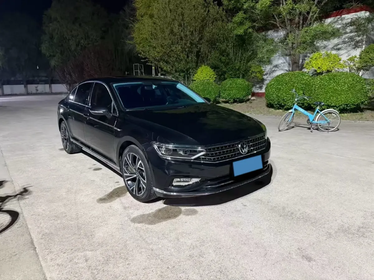 2020 Volkswagen Magotan 2.0T 186HP L4 7DCT,autocango,china used car exporter,china ev exporter,chinese used car exporter,chinese used ev exporter