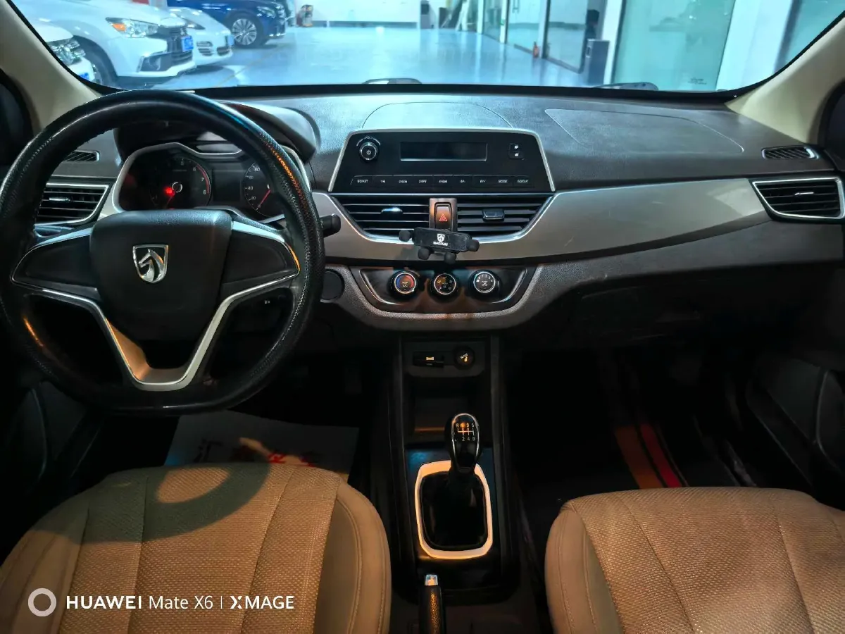 2017 BaoJun 310W 1.5L 112HP L4 6MT,autocango,china used car exporter,china ev exporter,chinese used car exporter,chinese used ev exporter