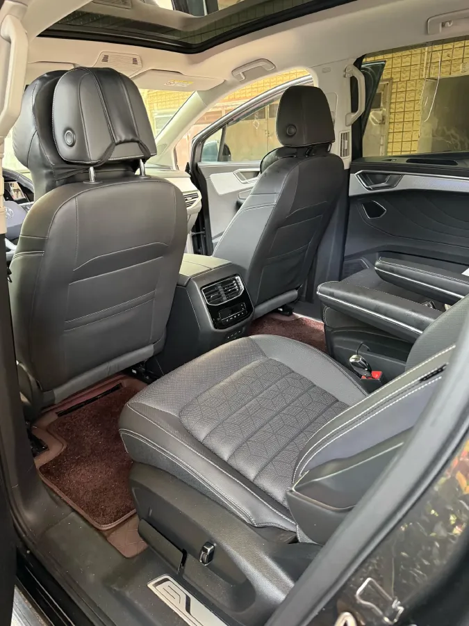 2023 Volkswagen Talagon 2.0T 220HP L4 7DCT,autocango,china used car exporter,china ev exporter,chinese used car exporter,chinese used ev exporter