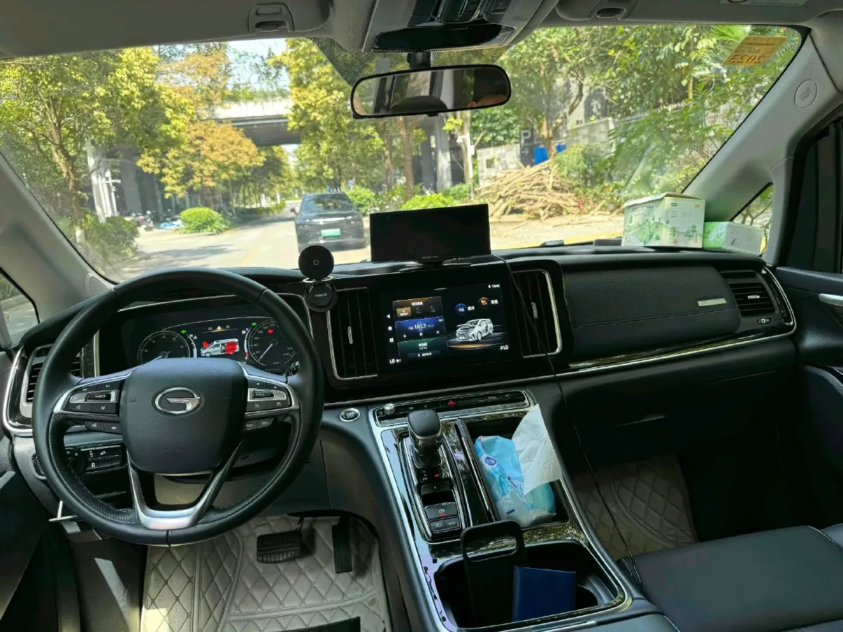 2021 GAC Trumpchi M8 2.0T 252HP L4 8AT,autocango,china used car exporter,china ev exporter,chinese used car exporter,chinese used ev exporter