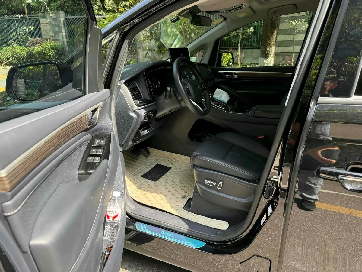 2021 GAC Trumpchi M8 2.0T 252HP L4 8AT,autocango,china used car exporter,china ev exporter,chinese used car exporter,chinese used ev exporter