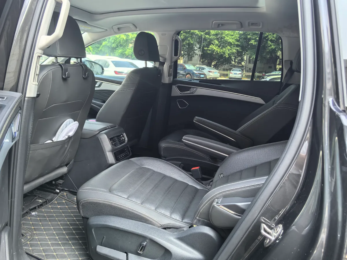 2022 Volkswagen Talagon 2.0T 220HP L4 7DCT,autocango,china used car exporter,china ev exporter,chinese used car exporter,chinese used ev exporter