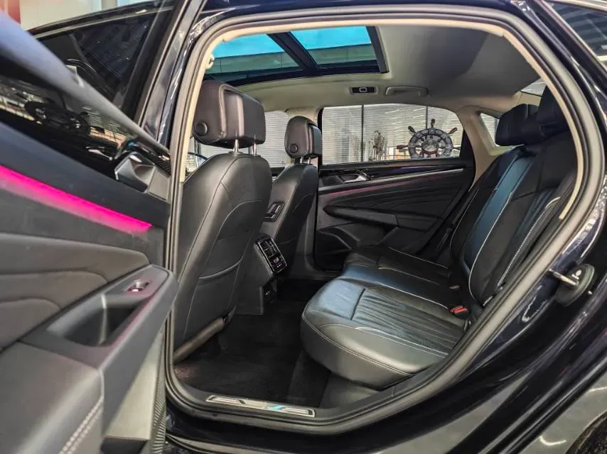 2022 Xpeng P7 BEV 60.2KWH,autocango,china used car exporter,china ev exporter,chinese used car exporter,chinese used ev exporter