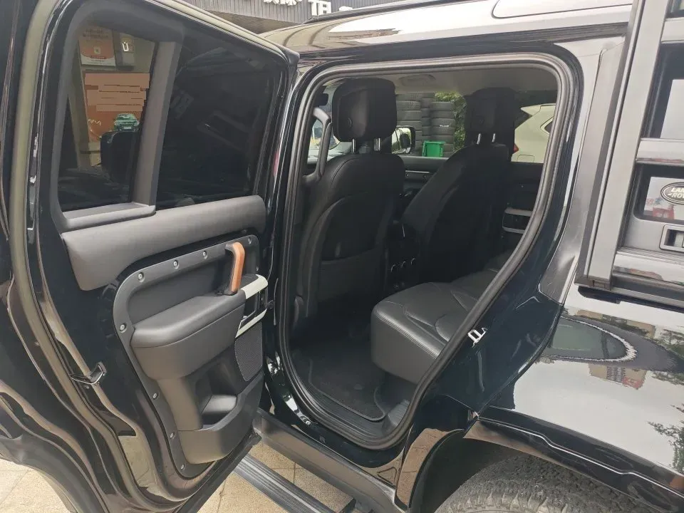 2023 Land Rover Defender 3.0T 400HP L6 8AT,autocango,china used car exporter,china ev exporter,chinese used car exporter,chinese used ev exporter