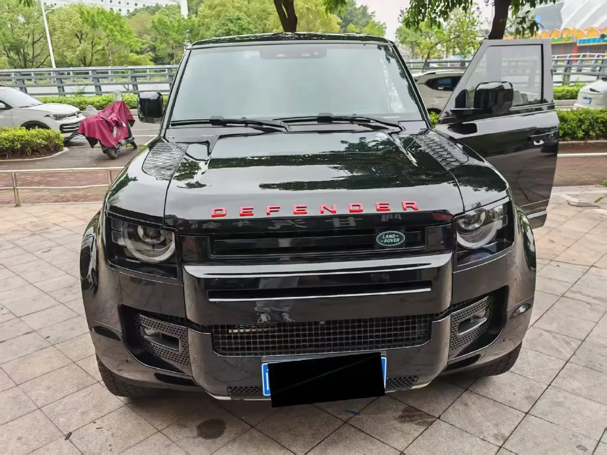 2023 Land Rover Defender 3.0T 400HP L6 8AT,autocango,china used car exporter,china ev exporter,chinese used car exporter,chinese used ev exporter