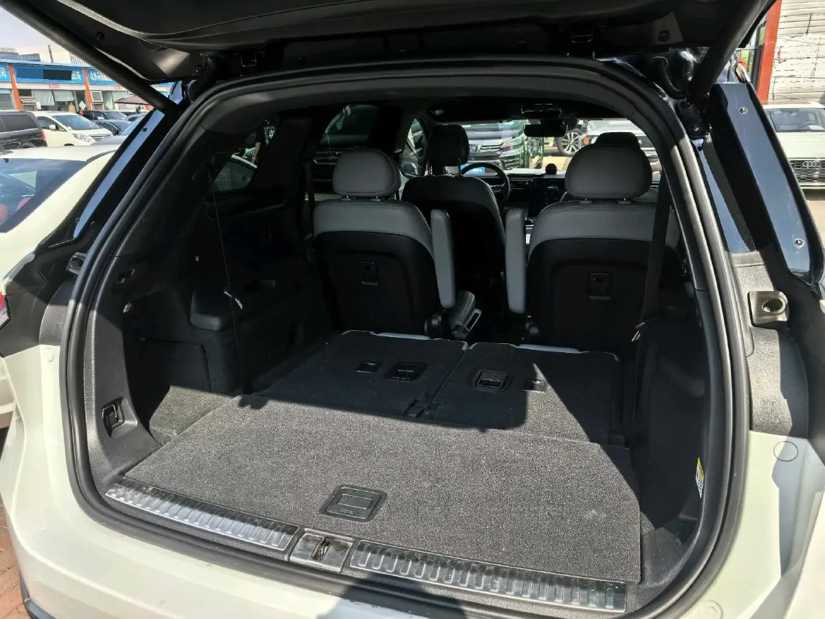 2020 NIO ES8 BEV 70KWH,autocango,china used car exporter,china ev exporter,chinese used car exporter,chinese used ev exporter