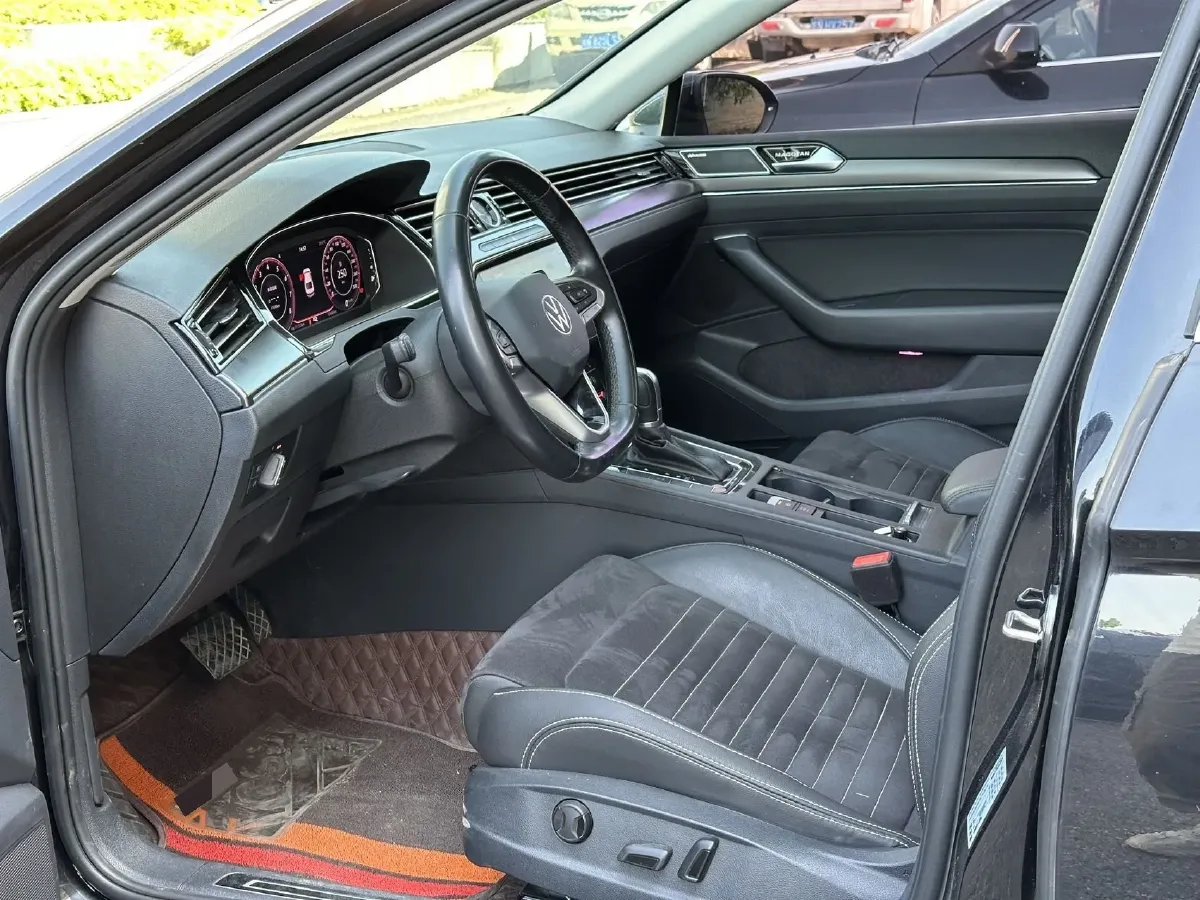 2020 Volkswagen Magotan 2.0T 186HP L4 7DCT,autocango,china used car exporter,china ev exporter,chinese used car exporter,chinese used ev exporter