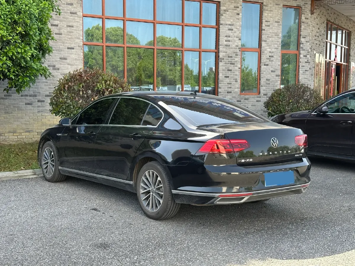 2020 Volkswagen Magotan 2.0T 186HP L4 7DCT,autocango,china used car exporter,china ev exporter,chinese used car exporter,chinese used ev exporter