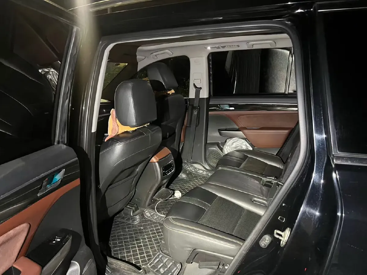 2017 GAC Trumpchi GS8 2.0T 201HP L4 6AT,autocango,china used car exporter,china ev exporter,chinese used car exporter,chinese used ev exporter