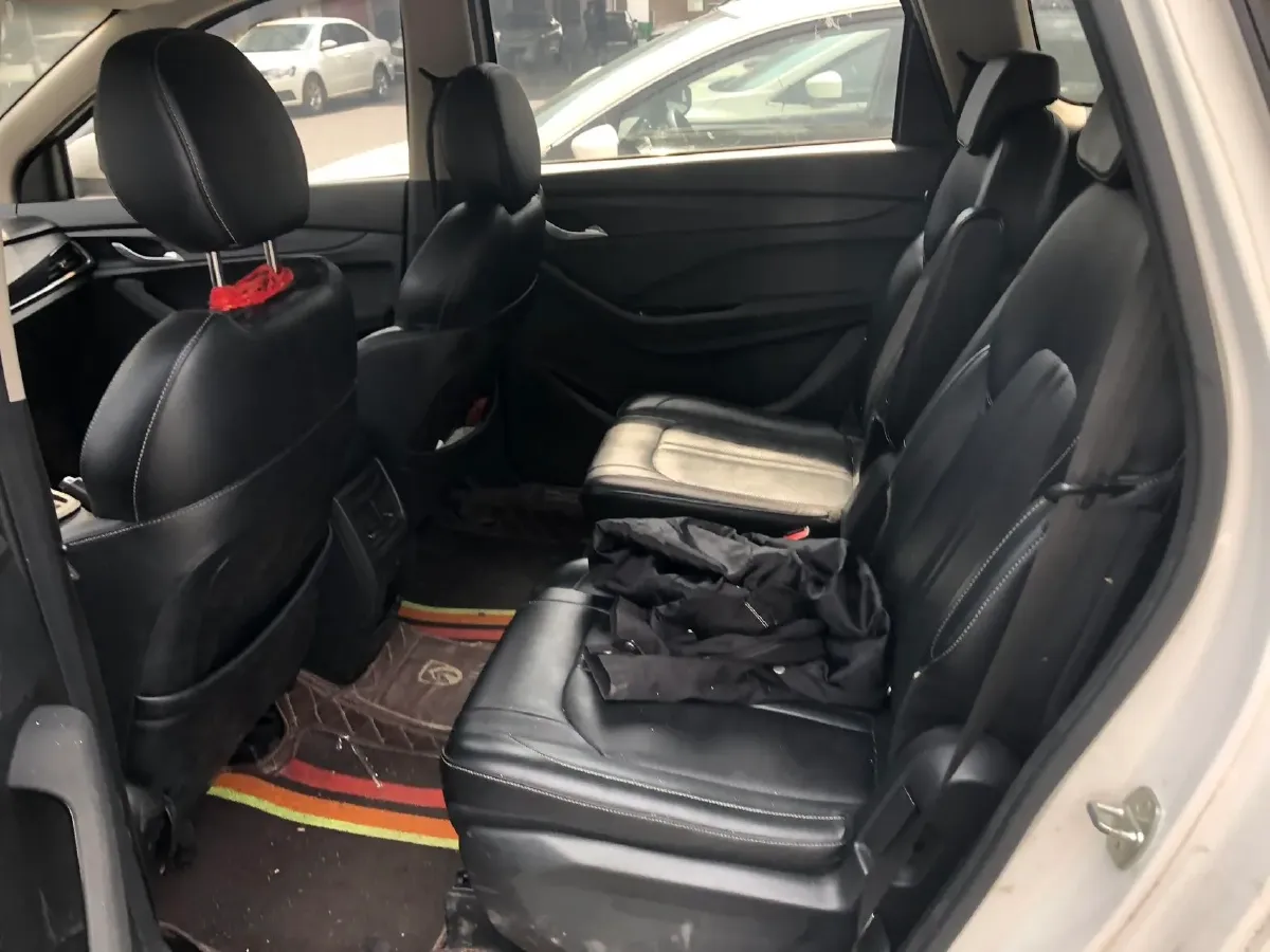 2019 BaoJun 360 1.5L 105HP L4 6MT,autocango,china used car exporter,china ev exporter,chinese used car exporter,chinese used ev exporter