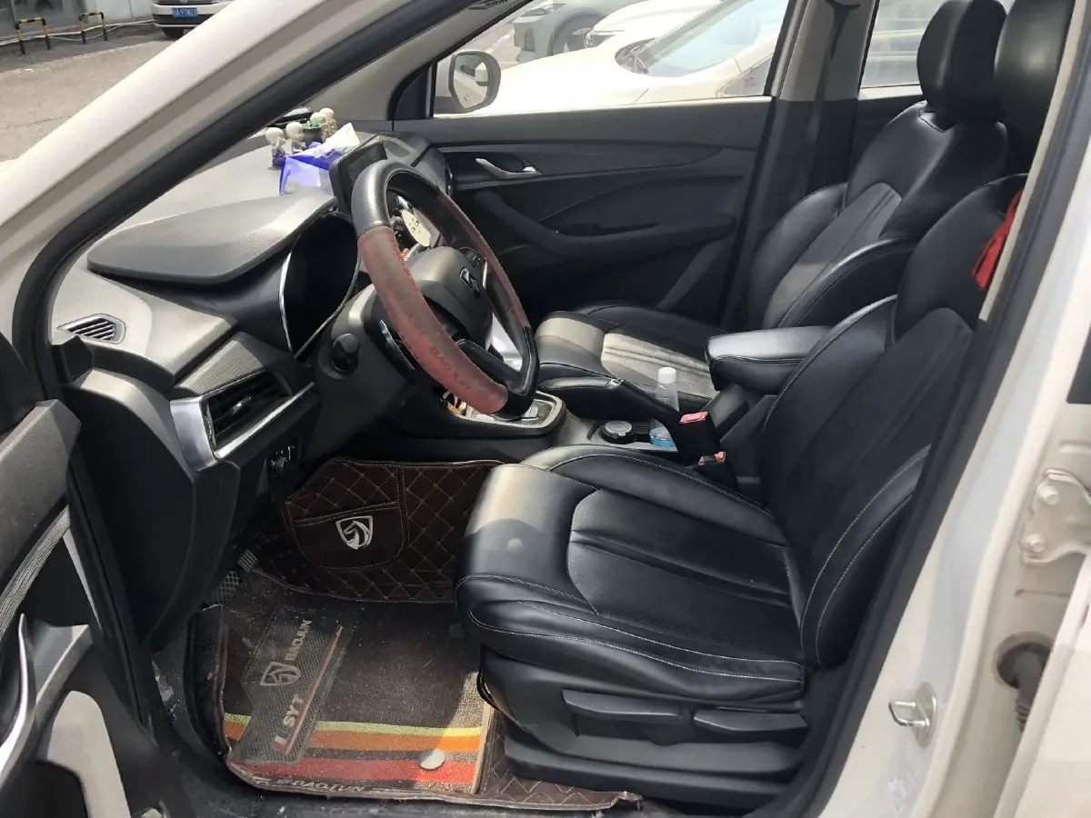 2019 BaoJun 360 1.5L 105HP L4 6MT,autocango,china used car exporter,china ev exporter,chinese used car exporter,chinese used ev exporter