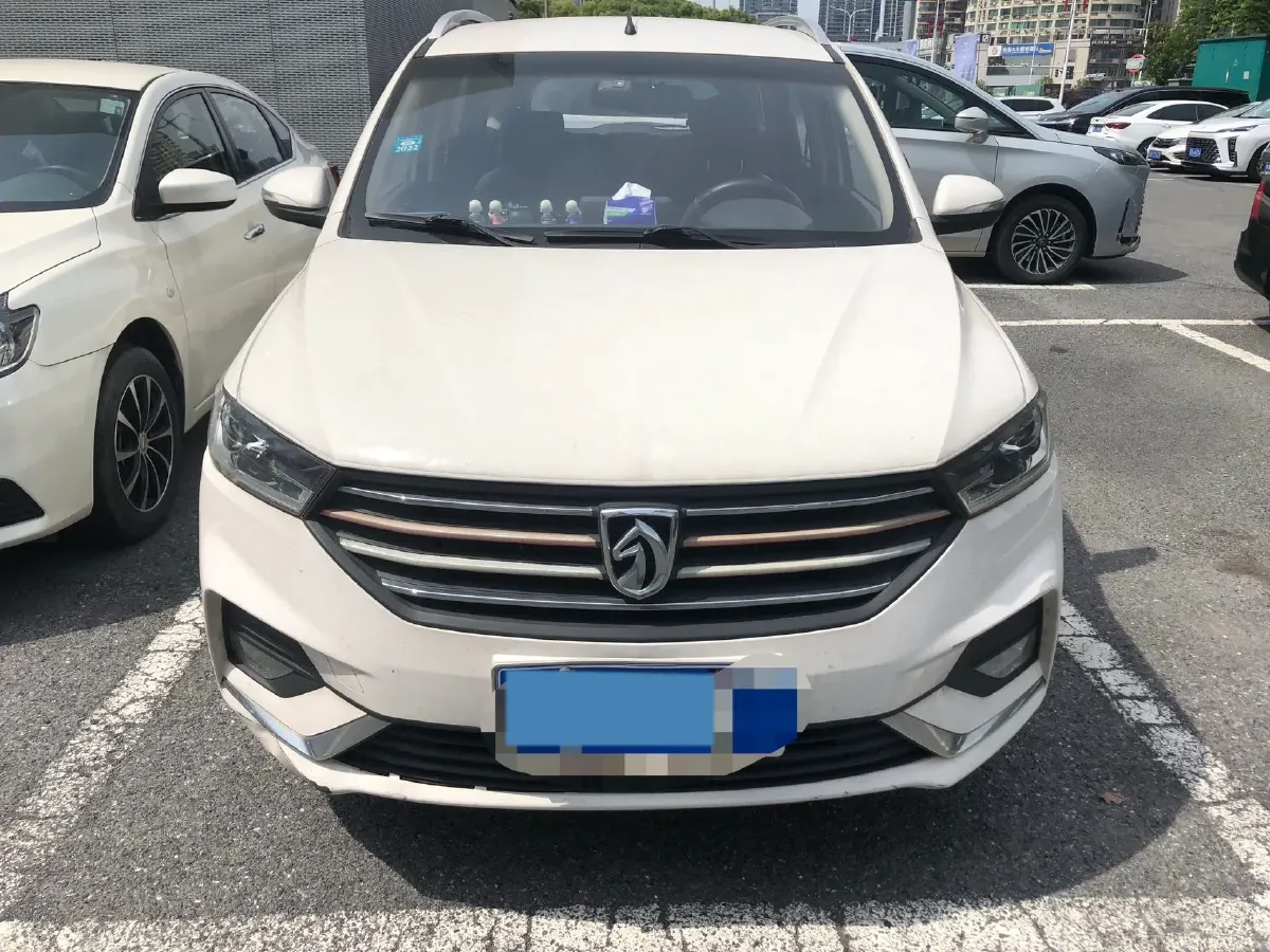 2019 BaoJun 360 1.5L 105HP L4 6MT,autocango,china used car exporter,china ev exporter,chinese used car exporter,chinese used ev exporter