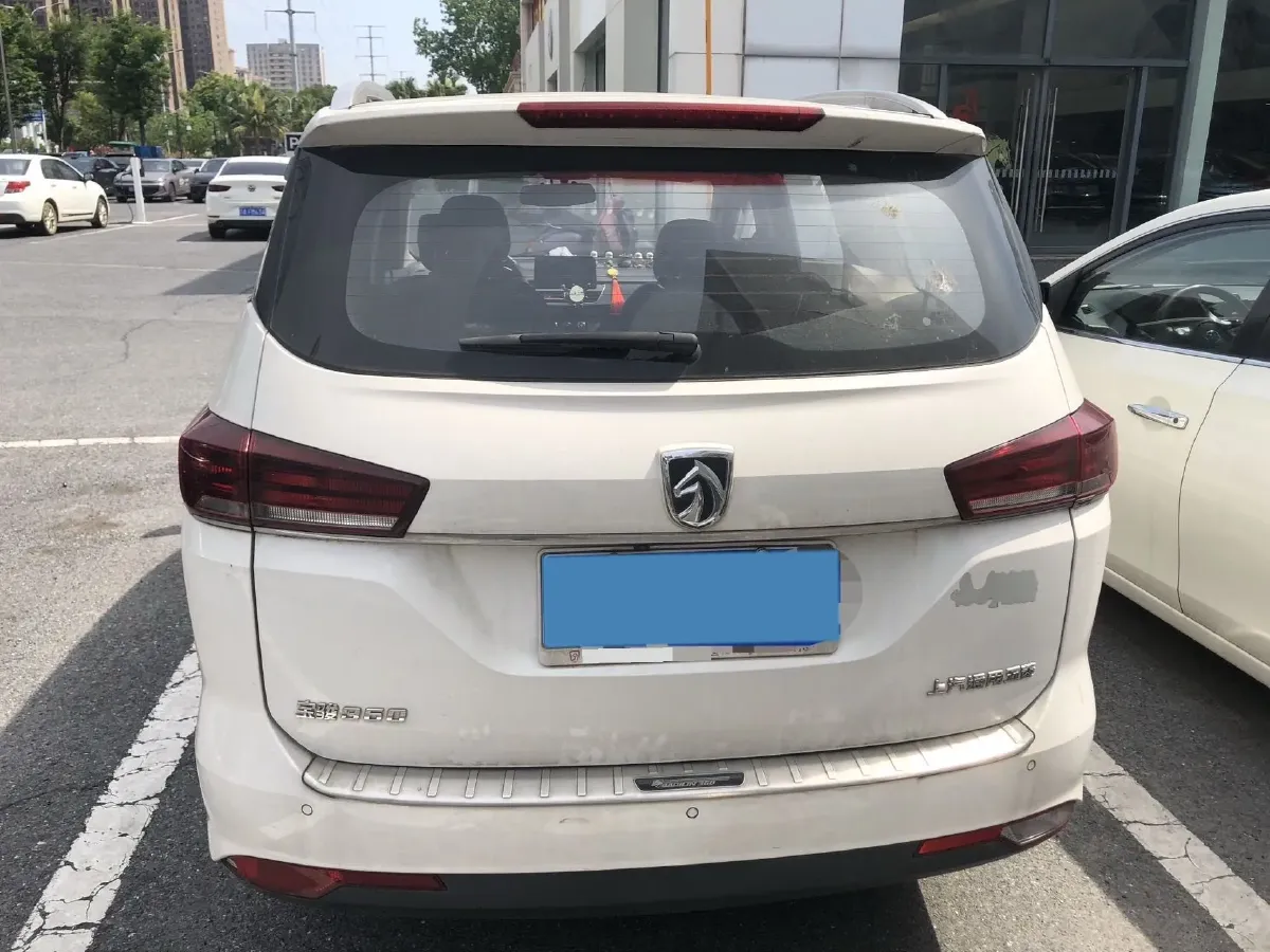 2019 BaoJun 360 1.5L 105HP L4 6MT,autocango,china used car exporter,china ev exporter,chinese used car exporter,chinese used ev exporter