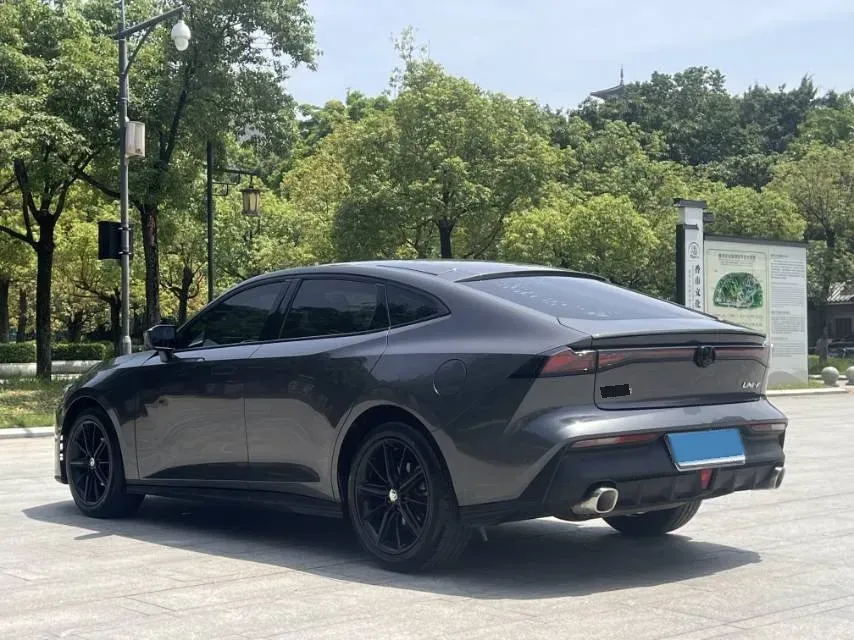 2022 ChangAn UNI-V 1.5T 188HP L4 7DCT,autocango,china used car exporter,china ev exporter,chinese used car exporter,chinese used ev exporter