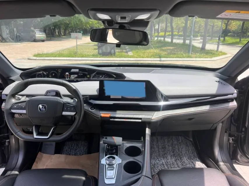 2022 ChangAn UNI-V 1.5T 188HP L4 7DCT,autocango,china used car exporter,china ev exporter,chinese used car exporter,chinese used ev exporter