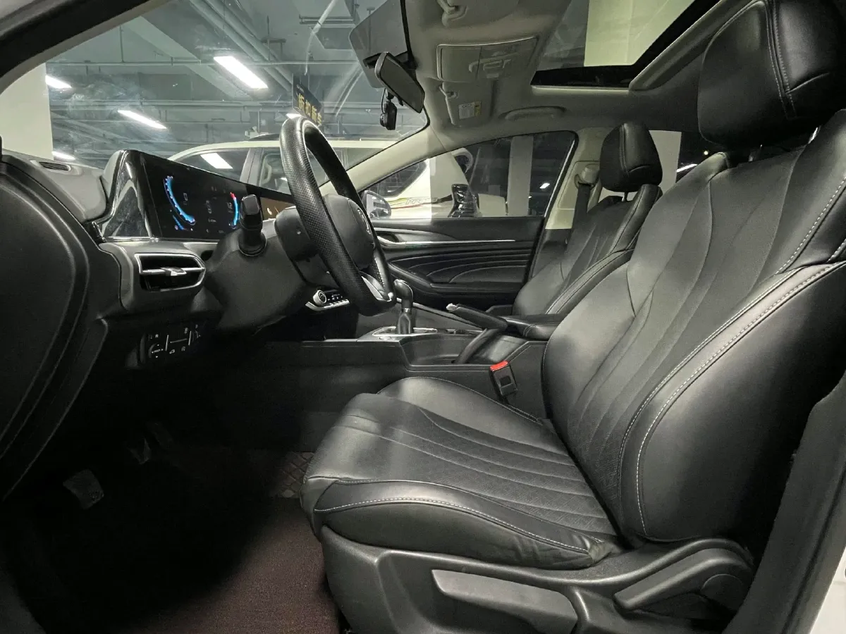 2025 ChangAn Eado 1.5L 110HP L4 5MT,autocango,china used car exporter,china ev exporter,chinese used car exporter,chinese used ev exporter