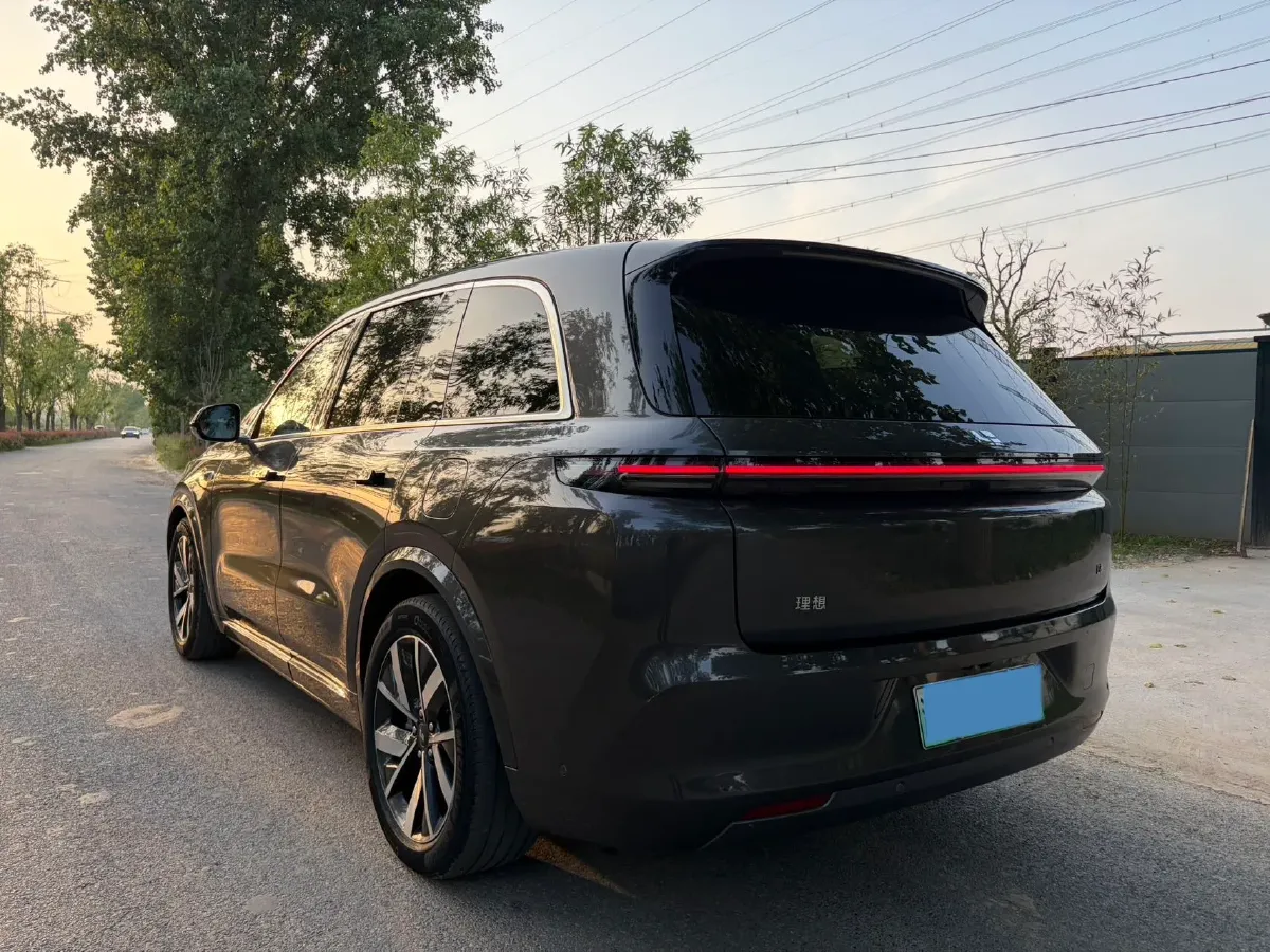 2023 Li L8 Range Extended 154HP REEV 40.9KWH,autocango,china used car exporter,china ev exporter,chinese used car exporter,chinese used ev exporter