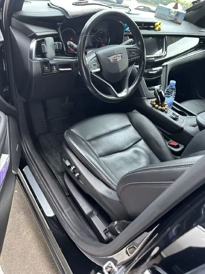 2021 Cadillac XT6 2.0T 237HP L4 9AT,autocango,china used car exporter,china ev exporter,chinese used car exporter,chinese used ev exporter
