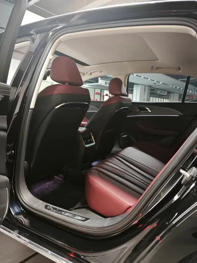 2024 HongQi H5 2.0T 224HP L4 8AT,autocango,china used car exporter,china ev exporter,chinese used car exporter,chinese used ev exporter