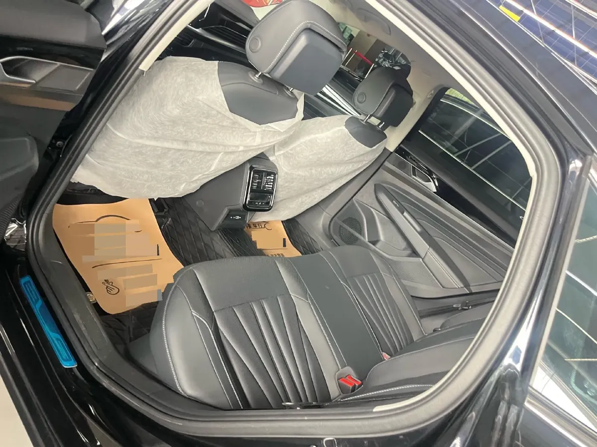 2025 Volkswagen Passat 2.0T 220HP L4 7DCT,autocango,china used car exporter,china ev exporter,chinese used car exporter,chinese used ev exporter