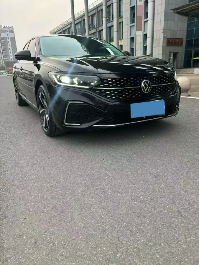 2024 Volkswagen Passat 2.0T 186HP L4 7DCT,autocango,china used car exporter,china ev exporter,chinese used car exporter,chinese used ev exporter