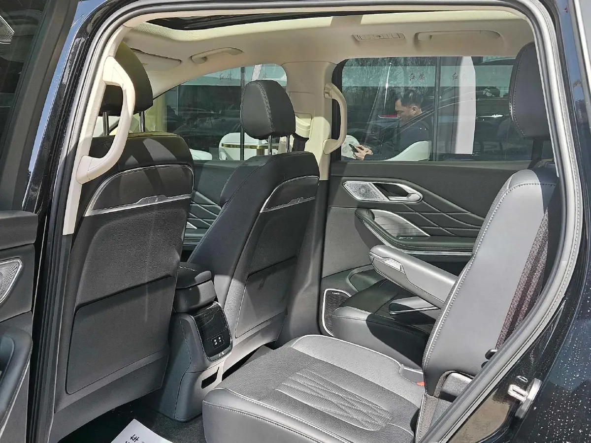 2024 HongQi HS7 2.0T 163HP L4 1DHT PHEV 20.1KWH,autocango,china used car exporter,china ev exporter,chinese used car exporter,chinese used ev exporter